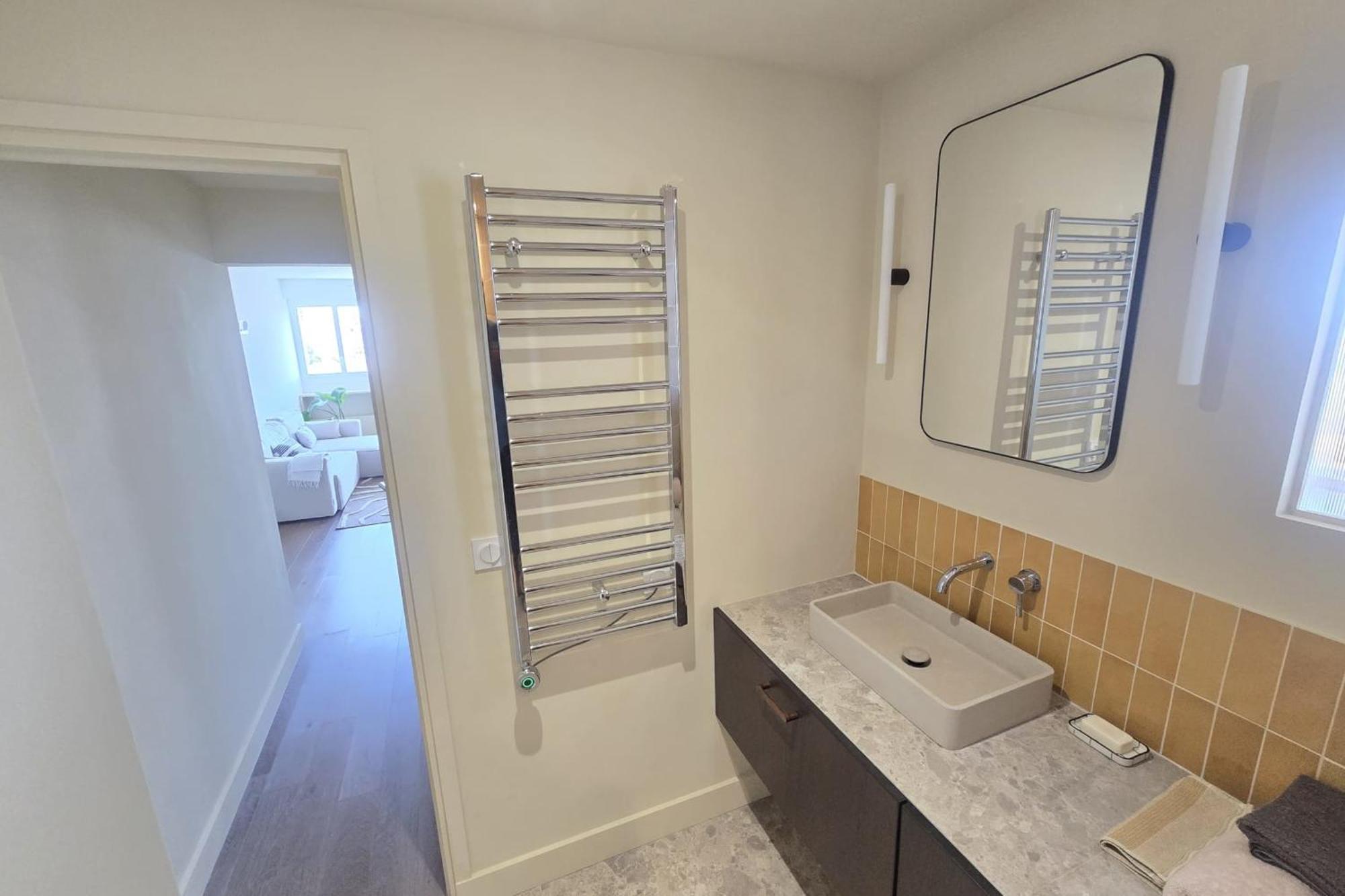 Spacious Near Belleville * Paris